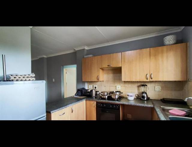 2 BEDROOM APARTMENT FOR SALE IN CASTLEVIEW